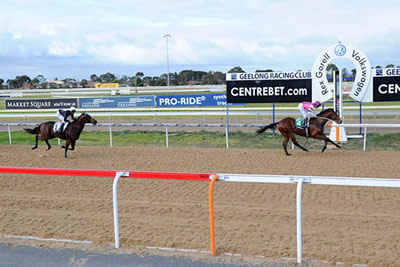 LE BONSIR BOLTS IN..